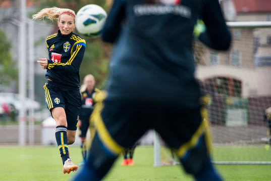 Sveriges Kosovare Asllani