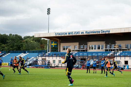Sverige tränar på matcharenan Stadion Miejski im.