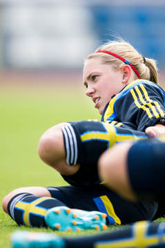 Sveriges Elin Rubensson stretchar