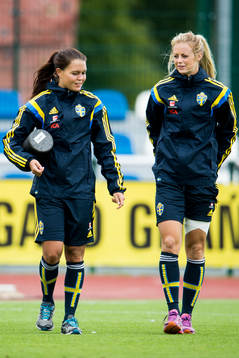 Sveriges Emilia Appelqvist och Amanda Ilestedt är skadade