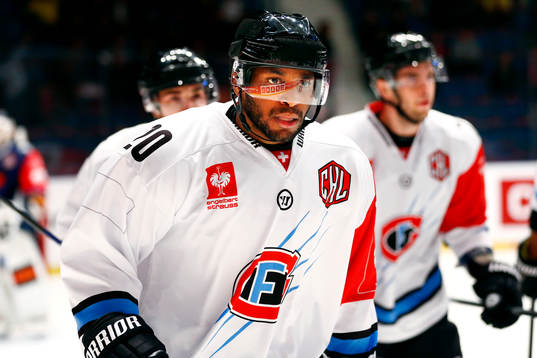 Fribourg-Gottérons Gregory Mauldin firar han gjort 1-0