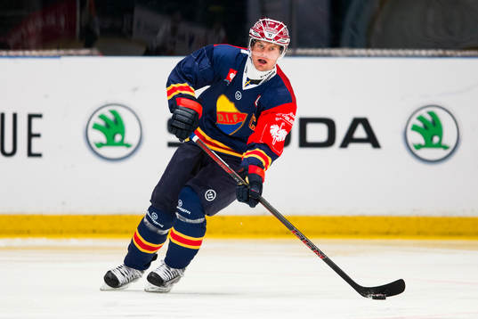 Djurgårdens Joakim Eriksson med pucken