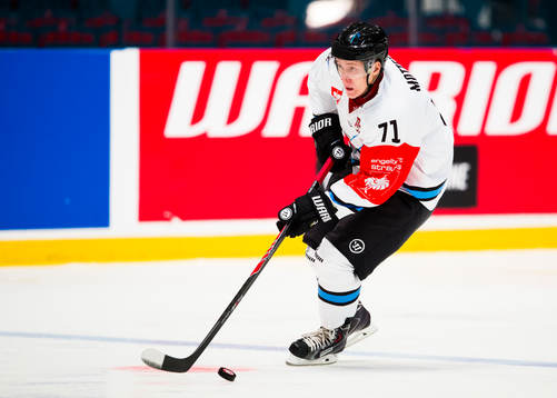 Fribourg-Gottérons Killian Mottet med pucken