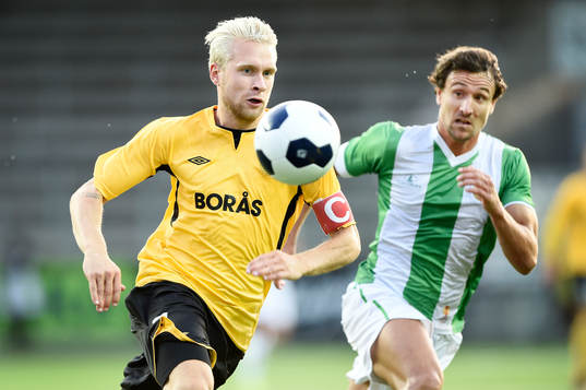Elfsborgs Johan Larsson och Rio Aves Ukra