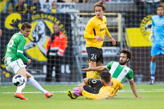 Kamp mellan Elfsborgs Mikkel Beckmann och Rio Aves Marcelo