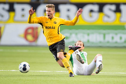 Rio Aves Renan Bressan drar ner Elfsborgs Adam Lundqvist