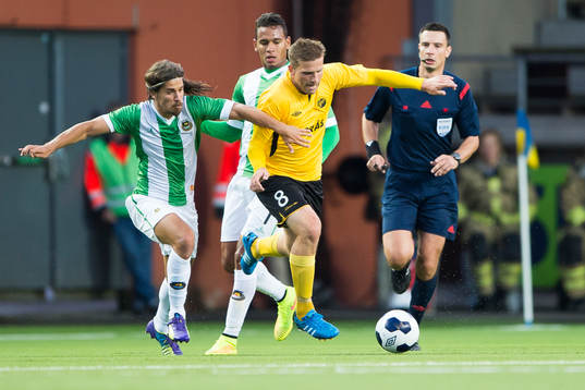 Kamp mellan Elfsborgs Anders Svensson och Rio Aves Tiago