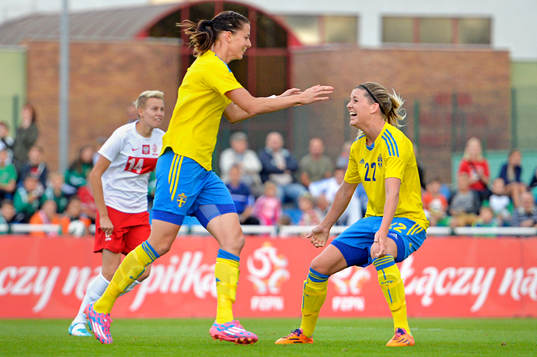 Sveriges Lotta Schelin jublar med Olivia Schough
