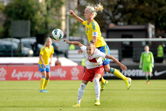 Sveriges Caroline Seger i nickduell med Polens Natalia
