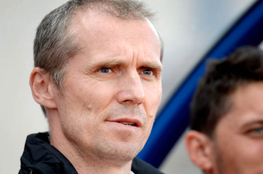 Polens förbundskapten Wojciech Basiuk üunder