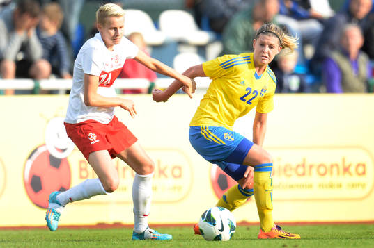 Polens Jolanta Siwinska jagar Sveriges Olivia Schough