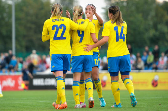 Sveriges Kosovare Asllani firas