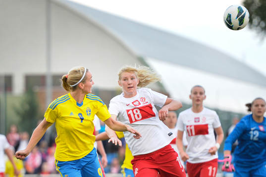 Sveriges Kosovare Asllani gör 0-2 på nick