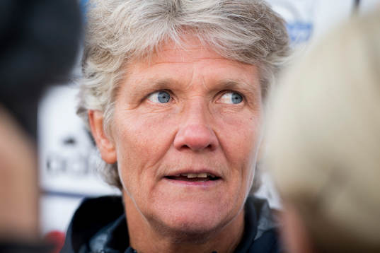 Sveriges förbundskapten Pia Sundhage svarar på frågor