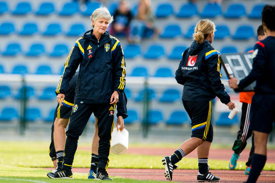 Sveriges förbundskapten Pia Sundhage deppar