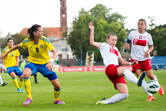 Polens Gabriela Grzywinska och Aleksandra Sikora får undan