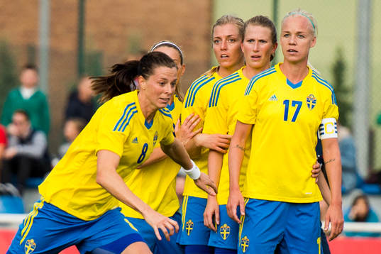 Sveriges med en inövad variant på en hörna som leder