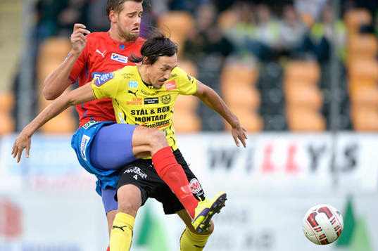 Helsingborgs Mikael Dahlberg och Mjällbys Daniel Ivanovski