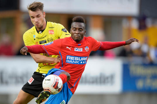 Mjällbys Jasmin Sudic och Helsingborgs David Accam
