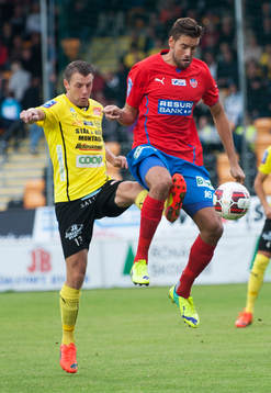 Mjällbys Daniel Nilsson och Helsingborgs Mikael Dahlberg