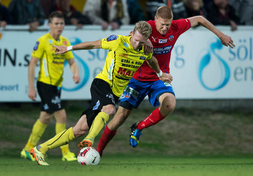 Helsingborgs Markus Holgersson och Mjällbys Christian