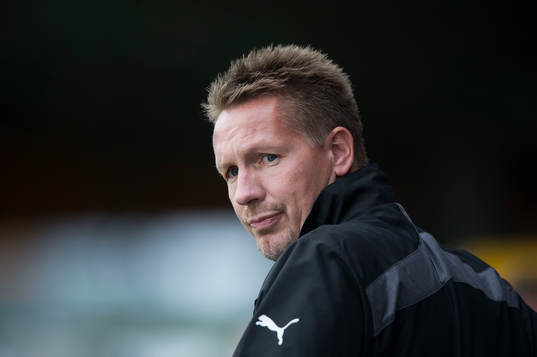 Mjällbys sportchef Jörgen Martinsson  i matchen i