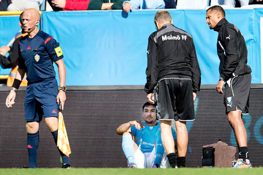 Malmö FFs Ricardo Ferreira Da Silva sitter på sidlinjen