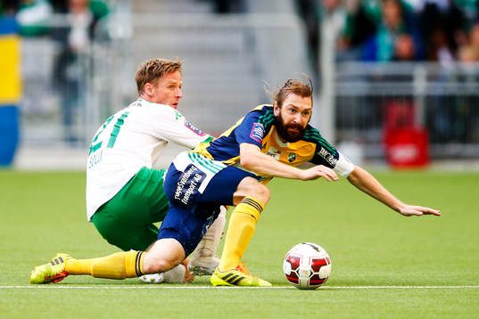 Hammarbys Jan Gunnar Solli och Ljungskiles Marcus Gustafsson