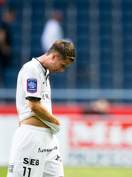 Häckens Gunnar Heidar Torvaldsson ser deppig ut