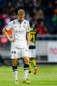 Häckens Simon Gustafson ser deppig ut