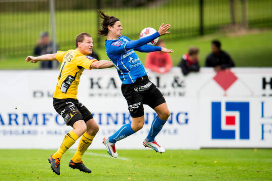 Elfsborgs Daniel Mobaeck och Halmstads Marcus Antonsson
