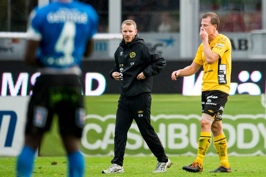 Elfsborgs Daniel Mobaeck lämnar planen skadad