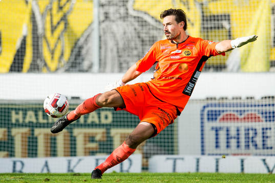 Elfsborgs målvakt Kevin Stuhr Ellegaard gör en utsprak