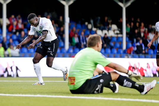 Örebros Alhassan Kamara jublar