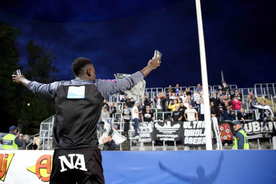 Alhassan Kamara tackar sina supportrar