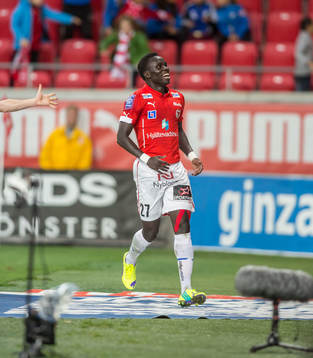 Kalmars Papa Alioune Diouf jublar