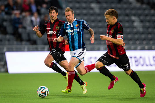 Djurgårdens Aleksander Faltsetas springer ifrån