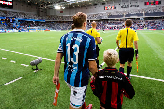 Djurgårdens Emil Bergström kliver in på Tele2 Arena