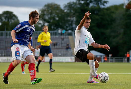 Åtvidabergs Allan Arenfeldt Olesen och Daniel Sobralense