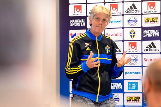 Sveriges förbundskapten Pia Sundhage presenterar truppen