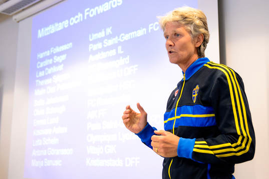 Sveriges förbundskapten Pia Sundhage presenterar truppen