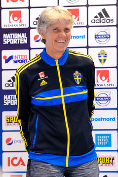 Sveriges förbundskapten Pia Sundhage presenterar truppen