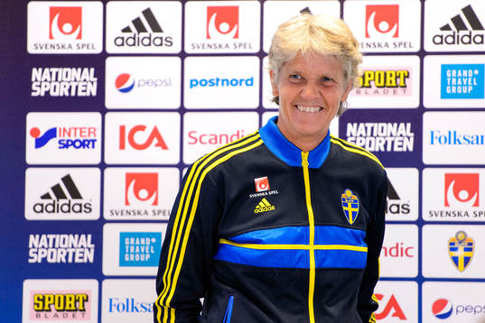 Sveriges förbundskapten Pia Sundhage presenterar truppen