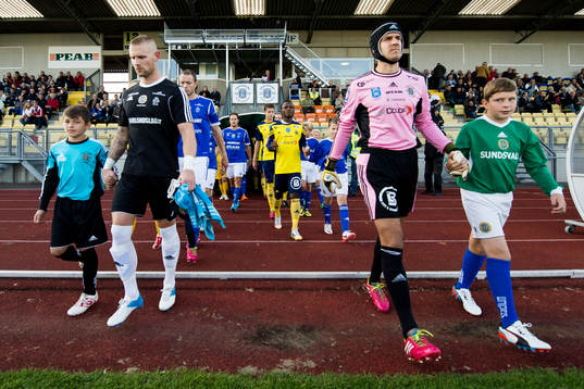 Sundsvalls målvakt Tommy Naurin och Ängelholms målvakt