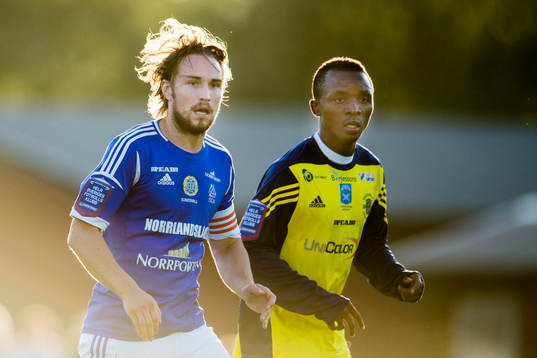 Sundsvalls Kevin Walker och Ängelholms Samuel Monday