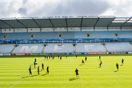 Malmö FF tränar på Swedbank Stadion