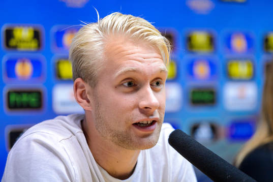 Elfsborgs Johan Larsson på en presskonferens