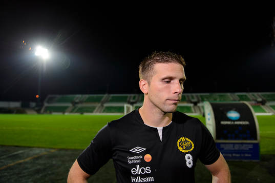 Elfsborgs Anders Svensson blir intervjuad