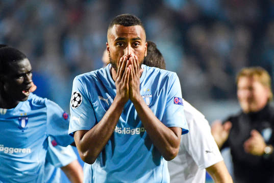 Malmö FFs Isaac Kiese Thelin har svårt att förstå vad