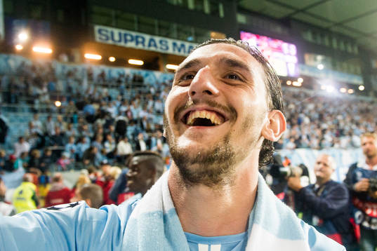 Malmö FFs Agon Mehmeti jublar